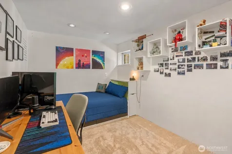 6626 57th Avenue NE Seattle WA 98115