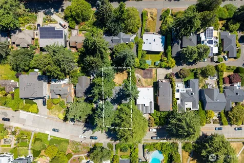 6626 57th Avenue NE Seattle WA 98115