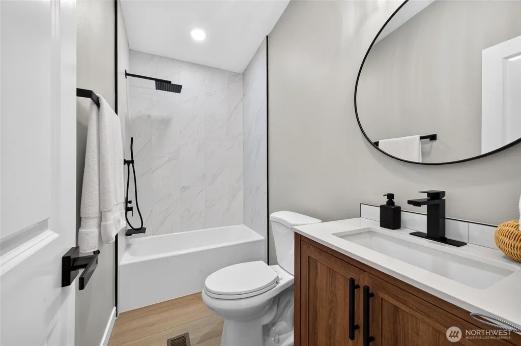 12417 207th Avenue E Bonney Lake WA 98391