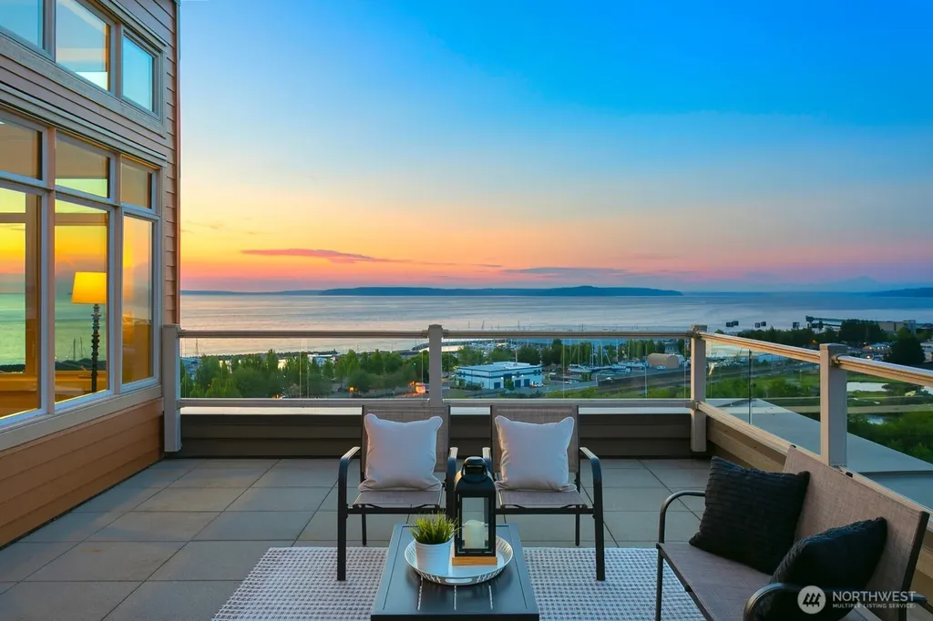 55 Pine Street Edmonds WA 98020