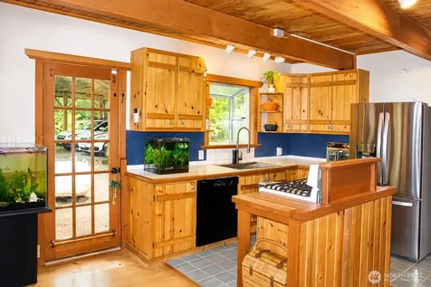 19112 SW 19th Street Lakebay WA 98349