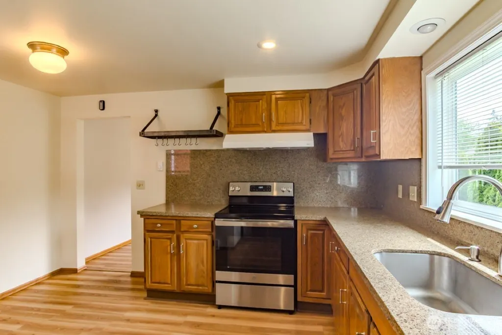 9017 5th Avenue NE Seattle WA 98115