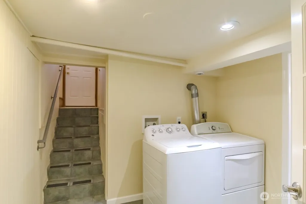 9017 5th Avenue NE Seattle WA 98115