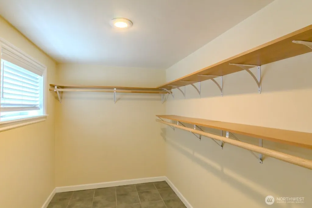 9017 5th Avenue NE Seattle WA 98115