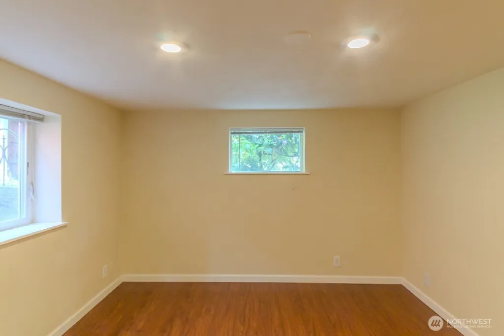 9017 5th Avenue NE Seattle WA 98115