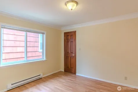 9017 5th Avenue NE Seattle WA 98115