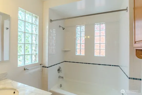 9017 5th Avenue NE Seattle WA 98115