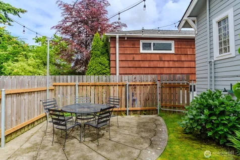 9017 5th Avenue NE Seattle WA 98115