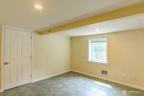 9017 5th Avenue NE Seattle WA 98115