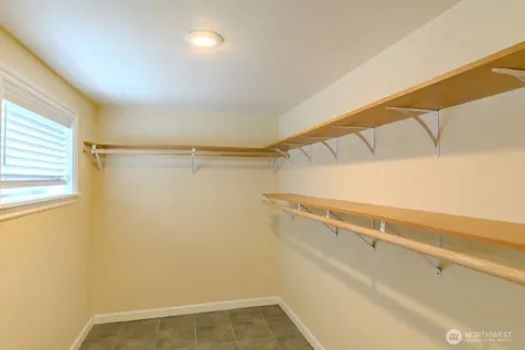 9017 5th Avenue NE Seattle WA 98115