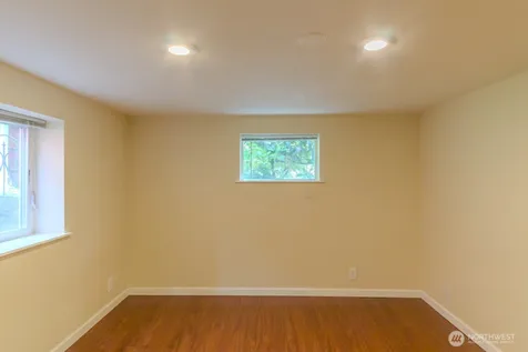 9017 5th Avenue NE Seattle WA 98115
