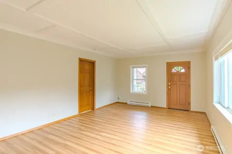 9017 5th Avenue NE Seattle WA 98115