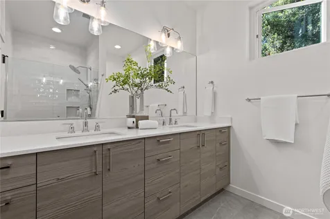 4218 Latona Avenue NE Seattle WA 98105