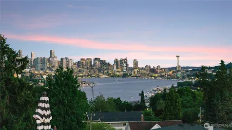 4218 Latona Avenue NE Seattle WA 98105
