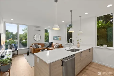 4218 Latona Avenue NE Seattle WA 98105