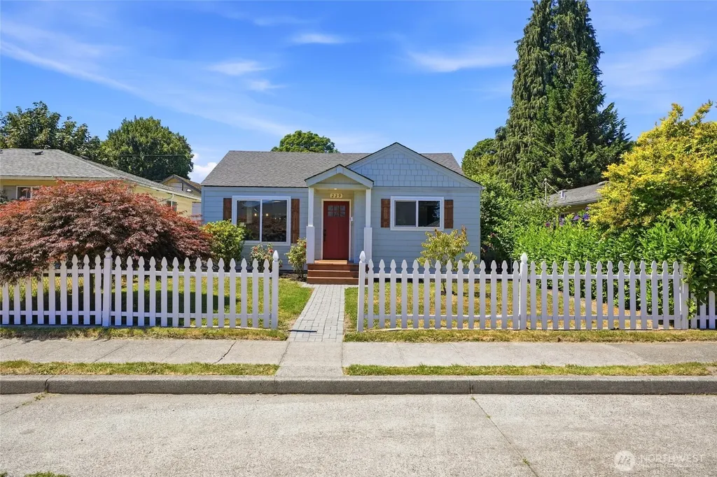 229 19th Avenue Longview WA 98632