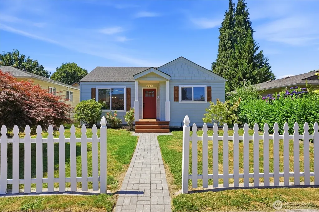 229 19th Avenue Longview WA 98632