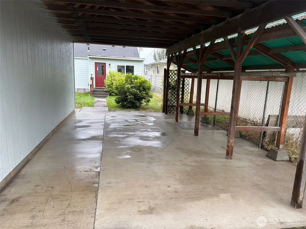 229 19th Avenue Longview WA 98632