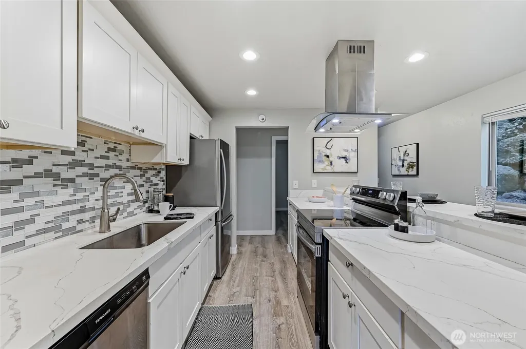 12543 NE 23rd Place Bellevue WA 98005