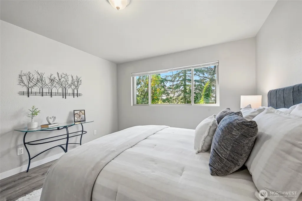 12543 NE 23rd Place Bellevue WA 98005