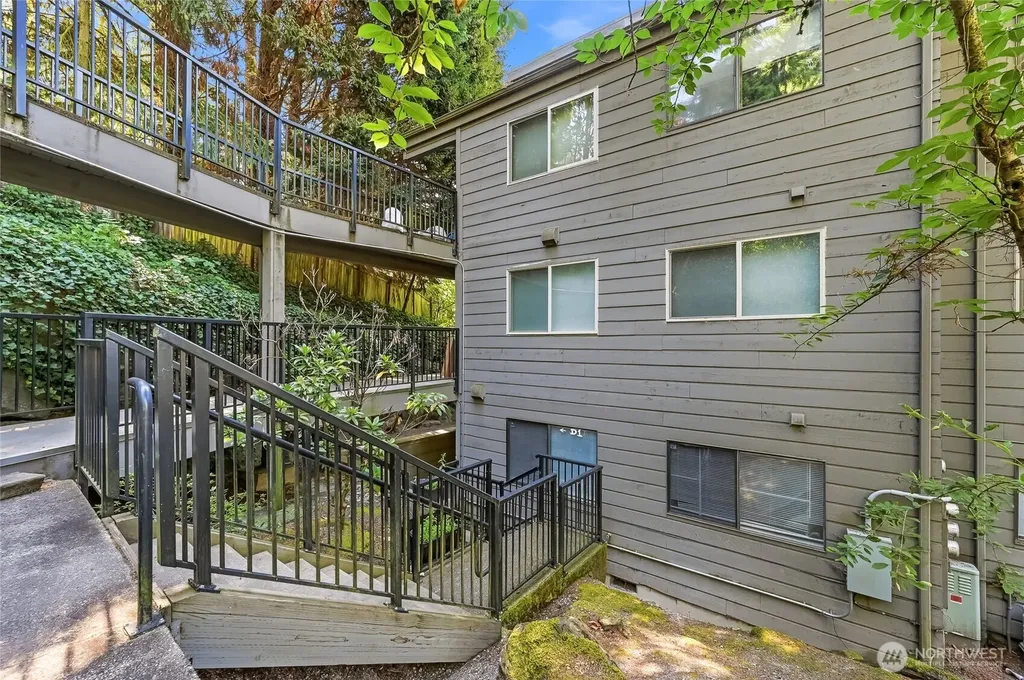 12543 NE 23rd Place Bellevue WA 98005