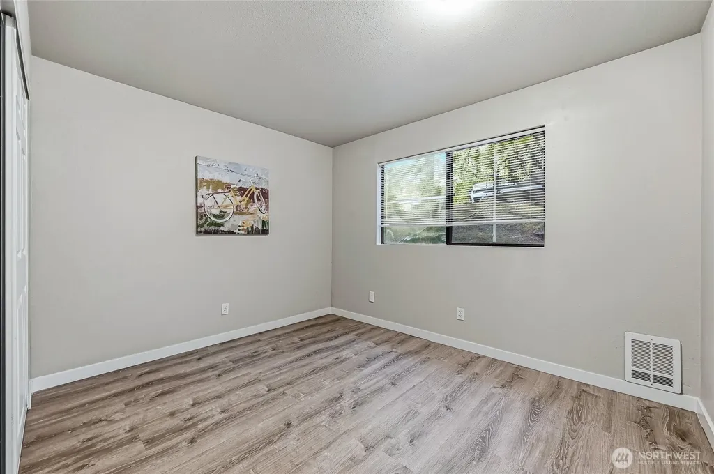 12543 NE 23rd Place Bellevue WA 98005