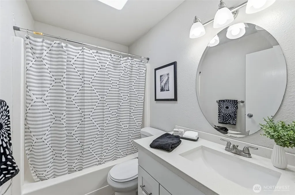 12543 NE 23rd Place Bellevue WA 98005