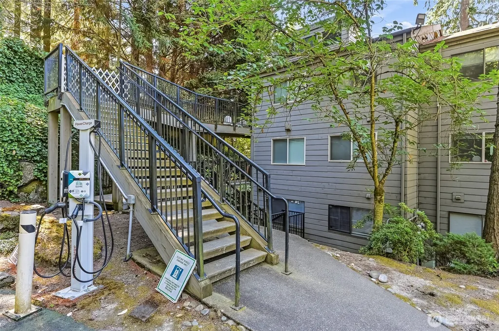 12543 NE 23rd Place Bellevue WA 98005