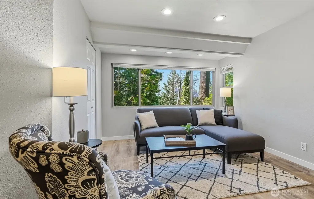 12543 NE 23rd Place Bellevue WA 98005