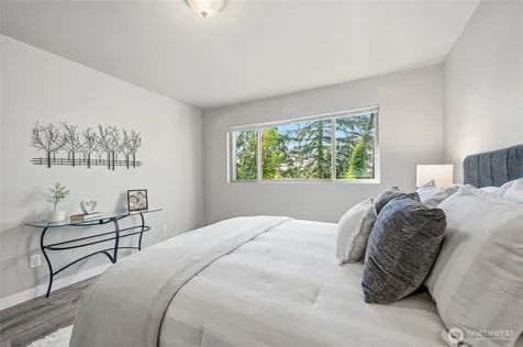 12543 NE 23rd Place Bellevue WA 98005