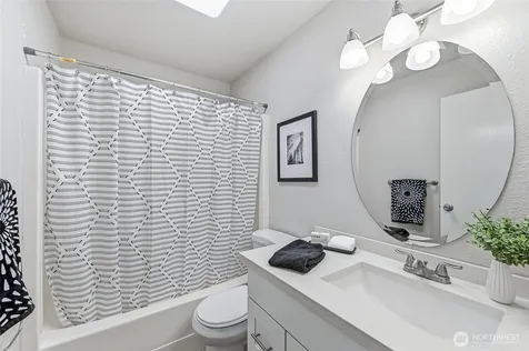 12543 NE 23rd Place Bellevue WA 98005