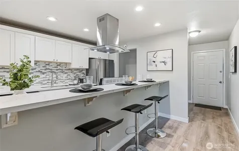 12543 NE 23rd Place Bellevue WA 98005