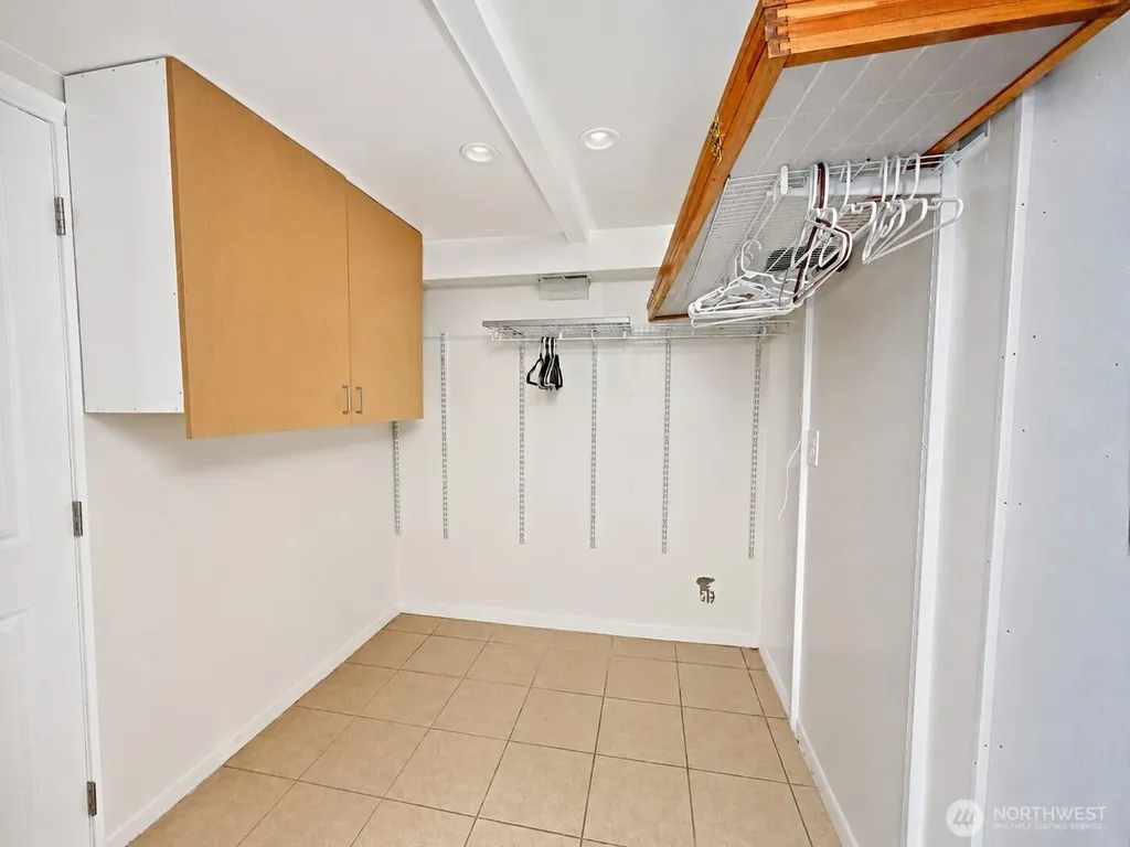 6950 24th Avenue SW Seattle WA 98106