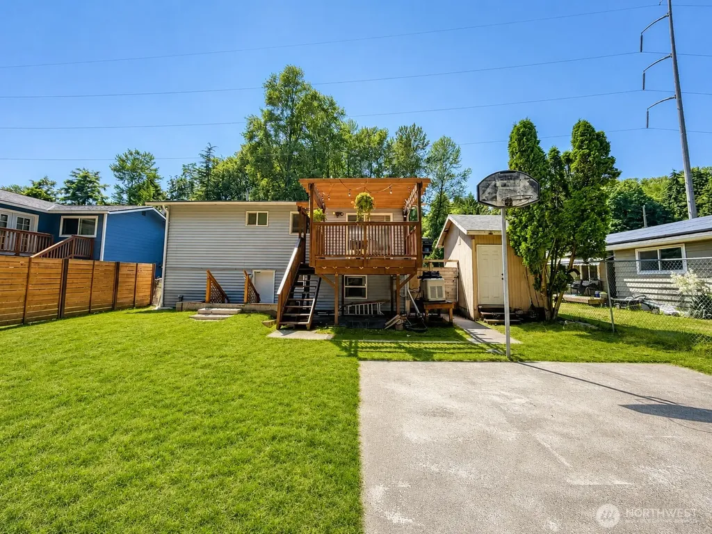 6950 24th Avenue SW Seattle WA 98106