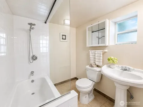 6950 24th Avenue SW Seattle WA 98106
