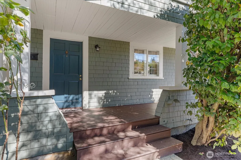 4754 4th Avenue NE Seattle WA 98105
