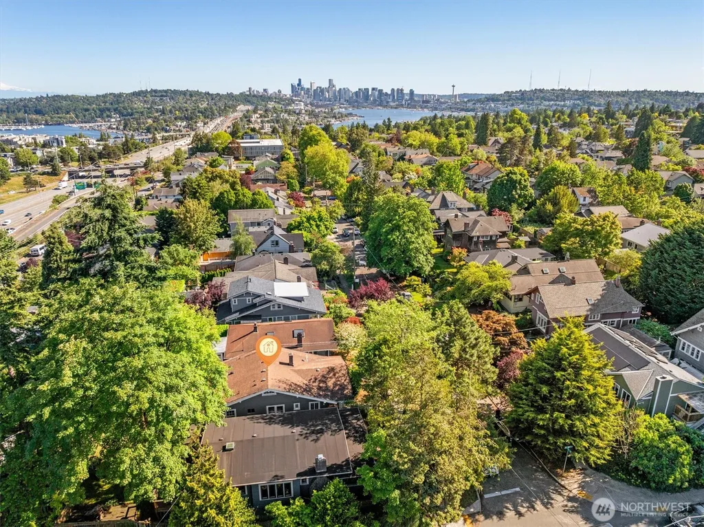 4754 4th Avenue NE Seattle WA 98105