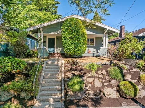 4754 4th Avenue NE Seattle WA 98105