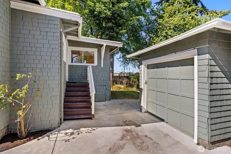 4754 4th Avenue NE Seattle WA 98105