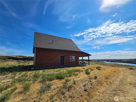 24414 Seven Springs Dairy Road E Harrington WA 99134