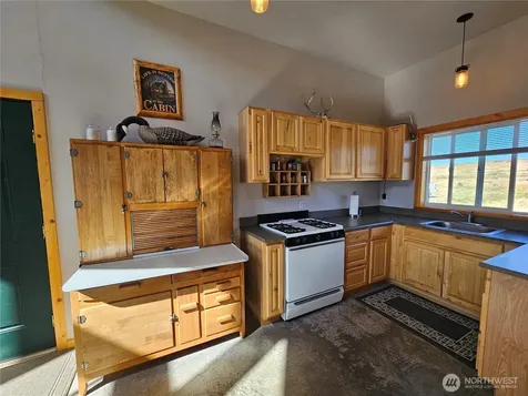 24414 Seven Springs Dairy Road E Harrington WA 99134