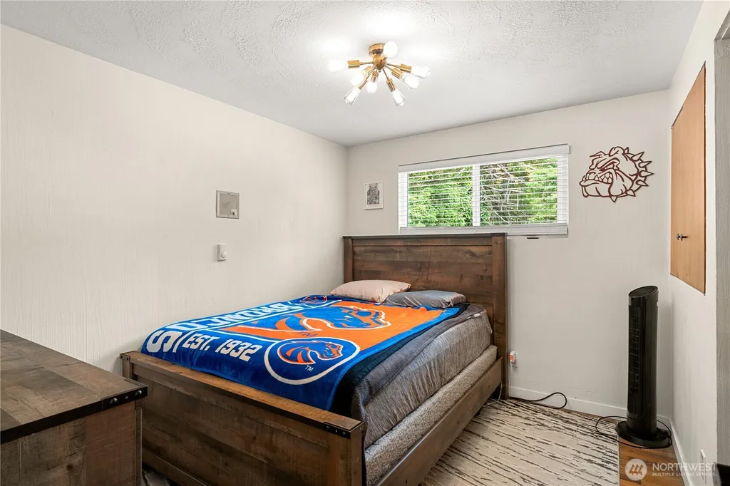 313 Hemlock Park Lane Aberdeen WA 98520