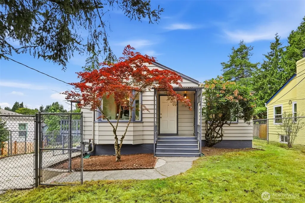 10713 15th Avenue NE Seattle WA 98125