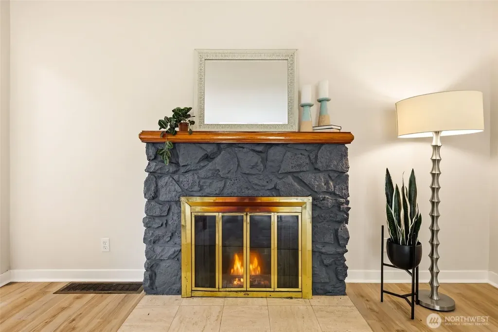 10713 15th Avenue NE Seattle WA 98125