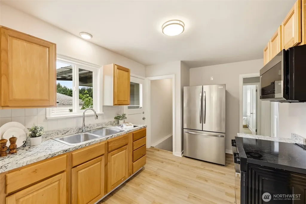 10713 15th Avenue NE Seattle WA 98125