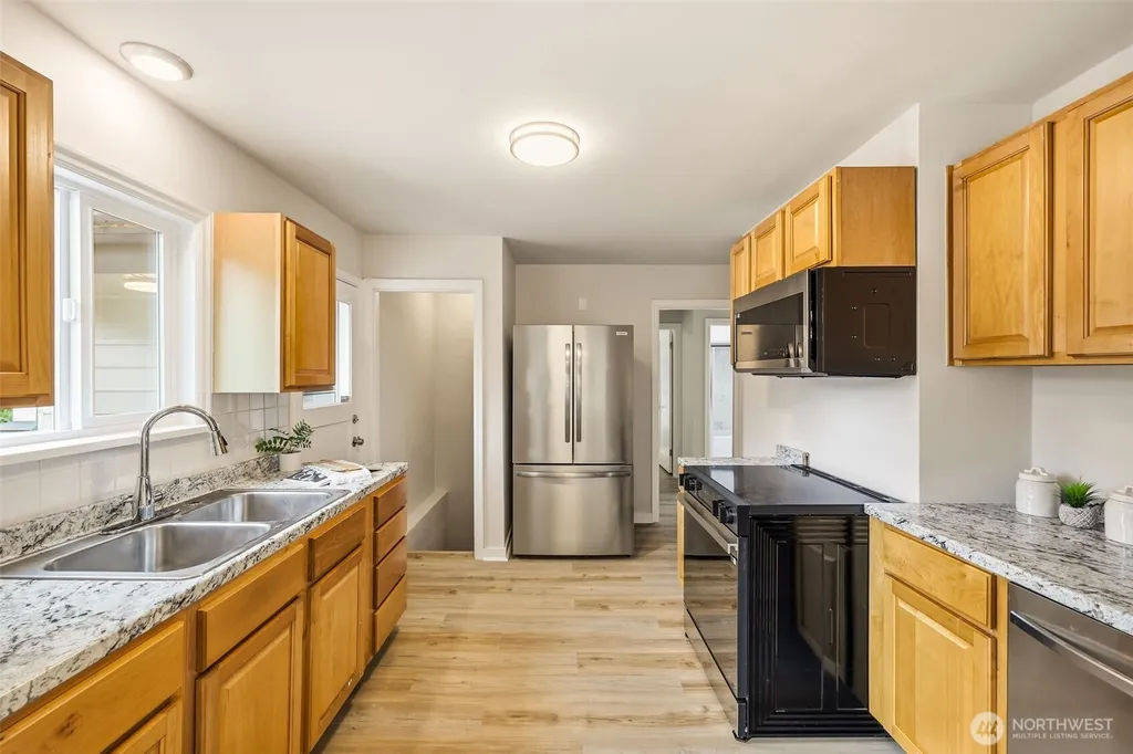 10713 15th Avenue NE Seattle WA 98125