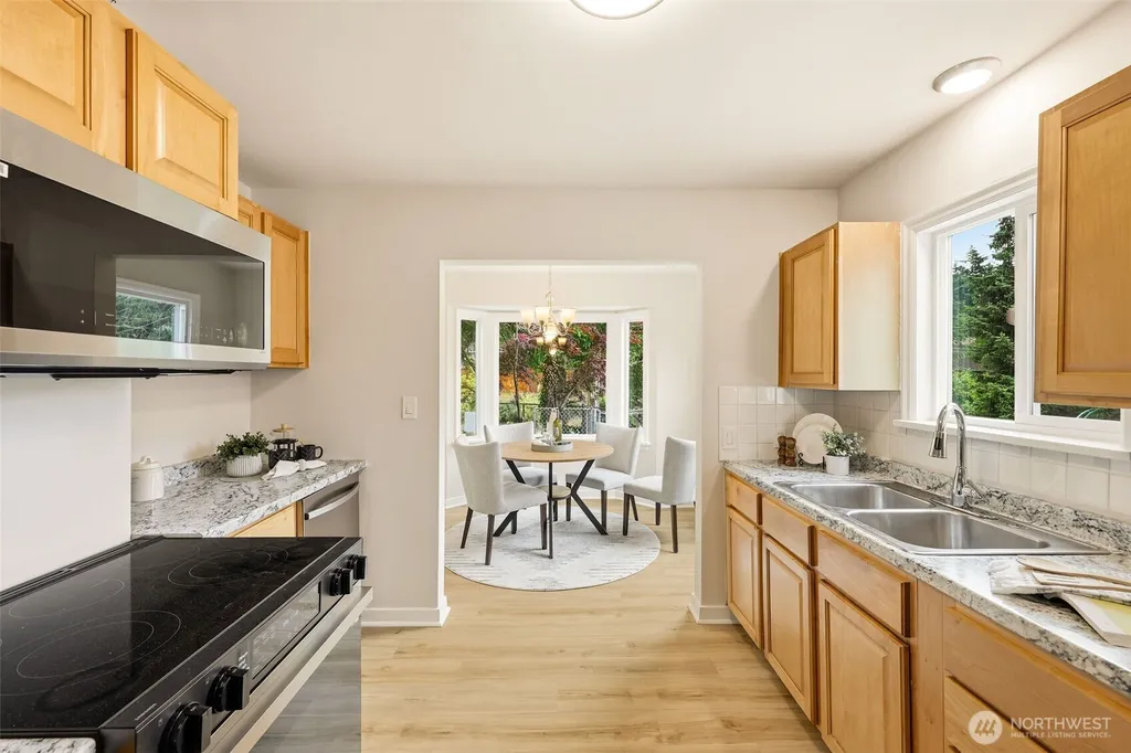 10713 15th Avenue NE Seattle WA 98125