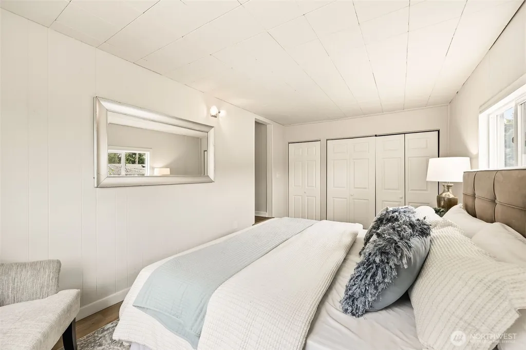 10713 15th Avenue NE Seattle WA 98125