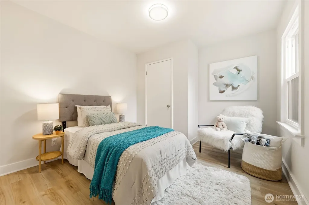 10713 15th Avenue NE Seattle WA 98125