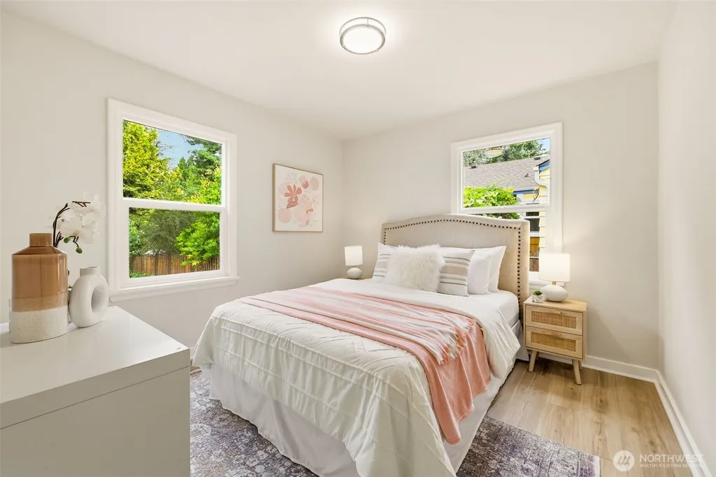 10713 15th Avenue NE Seattle WA 98125